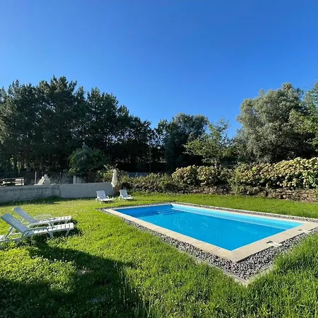 3-Bed - Sleeps 6 - Private Pool - Aircon - Pets Feriehus
